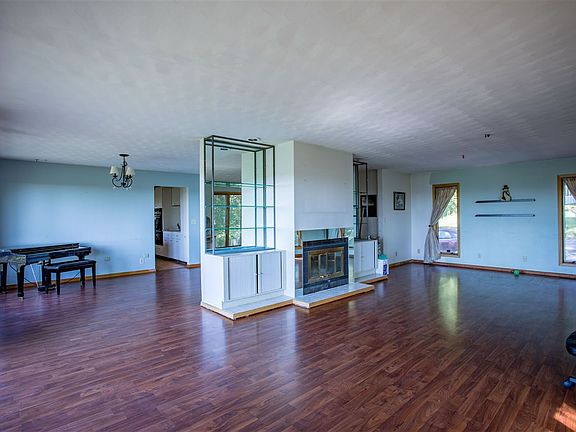 5th image of 2048 Mississippi View Dr