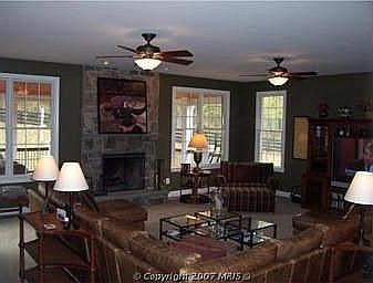 4th image of 15067 Barlow Dr