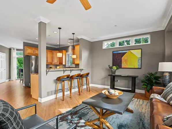 2019 North Cambridge AVENUE, Milwaukee, WI 53202
