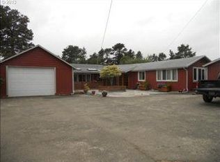 135 N 14th St, Lakeside, OR 97449