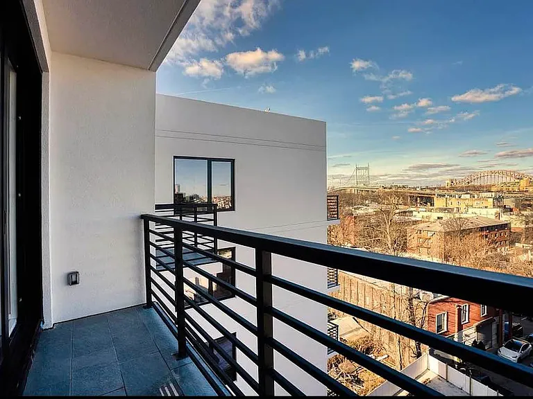 23-33 Astoria Blvd #Penthouse 1 — Photo 8