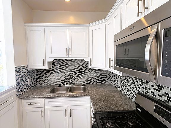 5th image of 2195 Whittier Blvd #107
