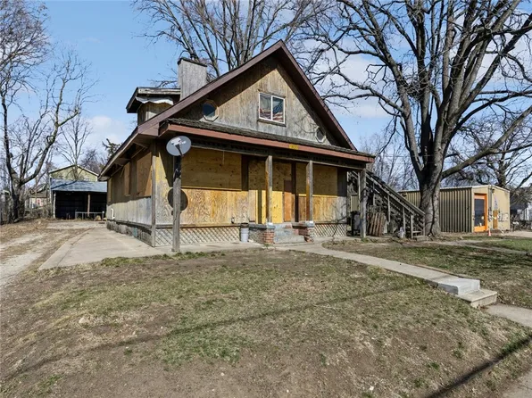 1820 Dean Ave, Des Moines, IA 50316