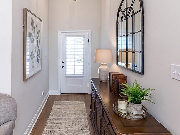 3rd image of 331 Hummingbird Ln