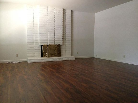 5th image of 664 Begonia Way APT 1