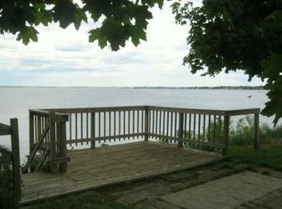 197 Namquid Dr, Warwick, RI 02888