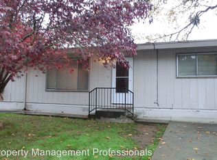 910 NW C St, Grants Pass, OR 97526