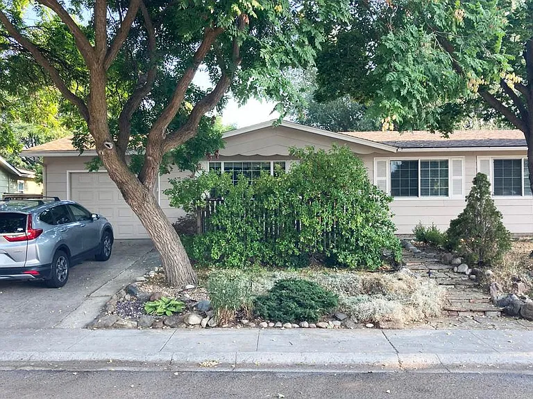 4585 W Bloom St — Photo 1