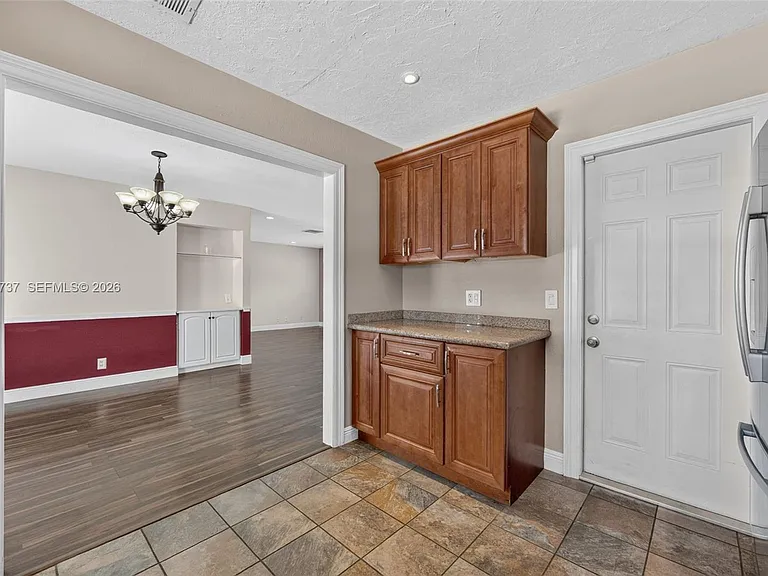 6848 NW 27th Way — Photo 7