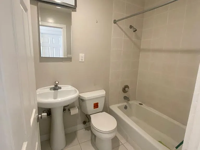 1030 York St — Photo 16