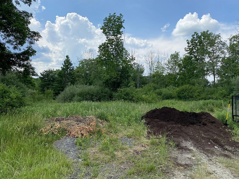1st image of 120 Holly Creek Ln