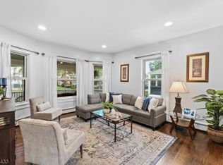 27 Hillside Ave, Chatham, NJ 07928