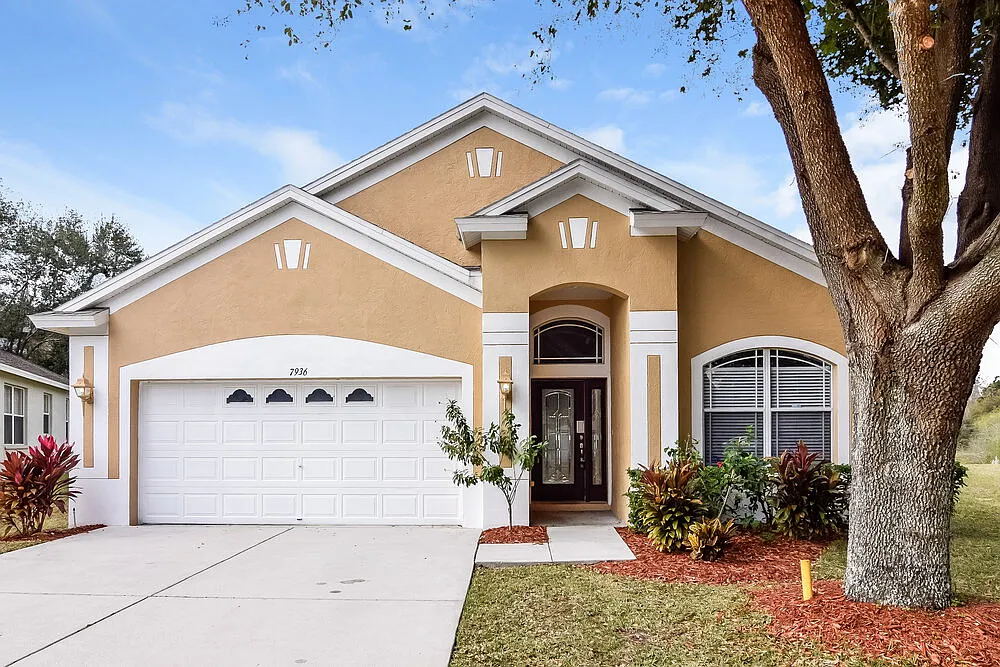 4 bed, 2.0 bath, 1935 sqft, $2,830 — Photo 1