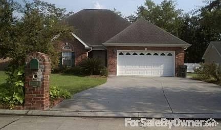 Street View
						:
						Two car garage, brick mailbox