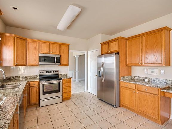 2nd image of 4404 Whitfield Cir