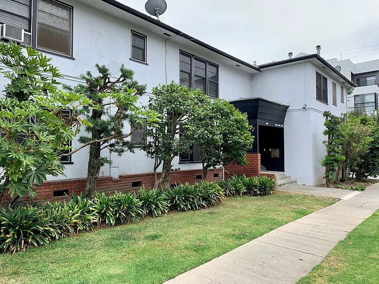 Walking Distance to UCLA and Westwood Village Completely Remodeled — Photo 9