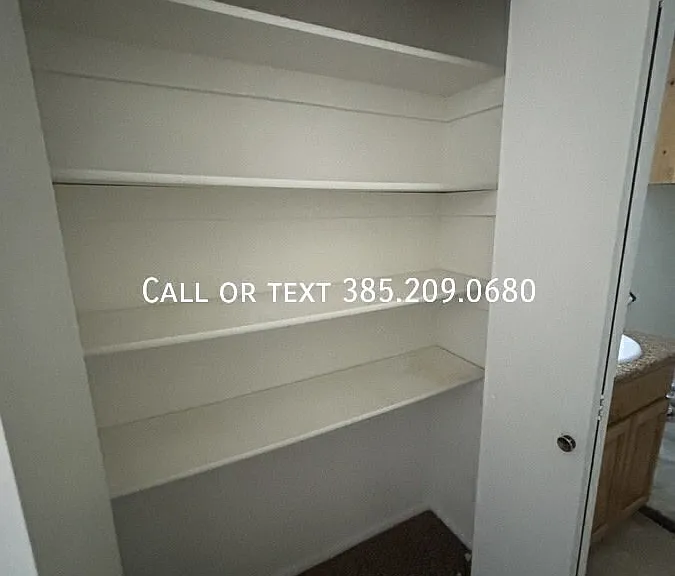 567 N 880 E #5 — Photo 14