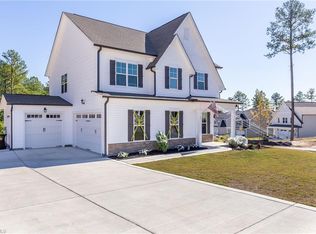 21 Kensington Dr, Spring Lake, NC 28390