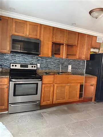 2 bed, 1.0 bath, 750 sqft, $1,100 — Photo 2