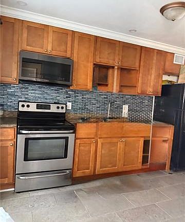 2nd image of 218 N Elm St APT C