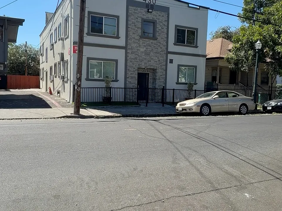 430 E Acacia St #3