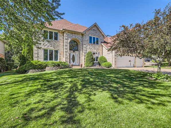 353 Carey Ct, Bloomingdale, IL 60108