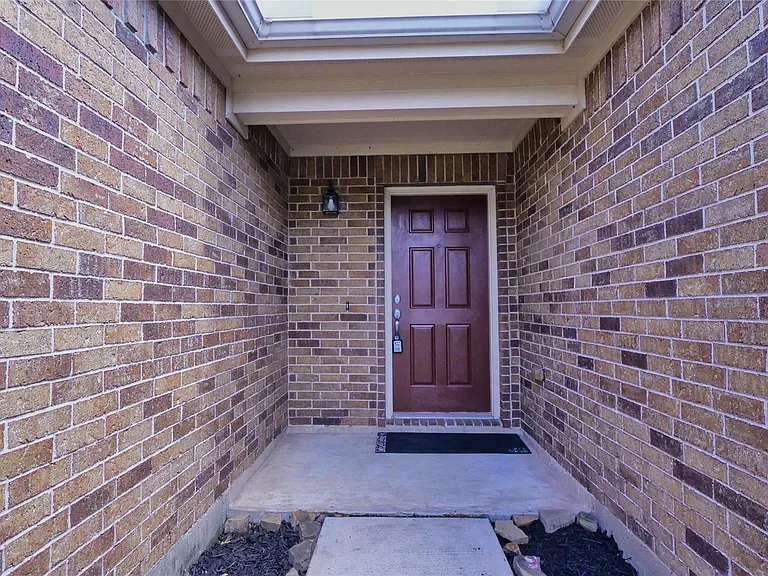 2923 Mustang Meadow Ln — Photo 3