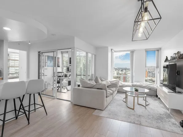 1008 Cambie St #2605, Vancouver, BC V6B 6J7