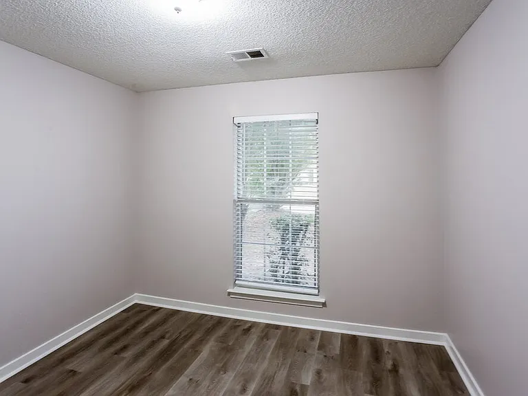 7163 Windsor Dr — Photo 14