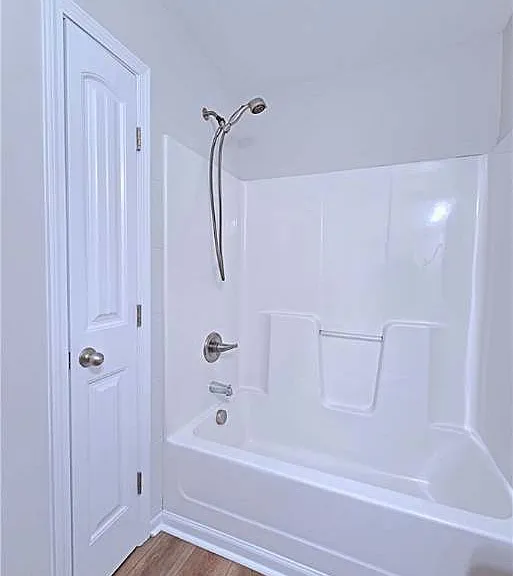 204 Feathers Ln — Photo 31
