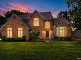 1297 Almond Dr, Troy, MI 48098
