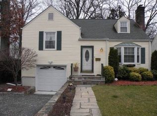 37 Tamarack Rd, Port Chester, NY 10573