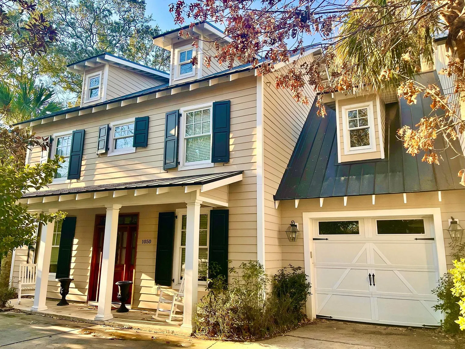 4 bed, 2800 sqft, $4,950 — Photo 1