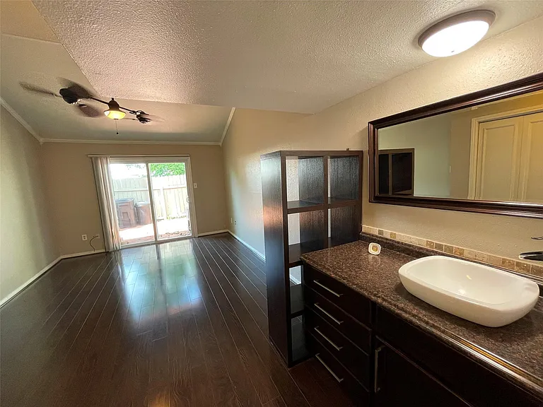 12315 Glenview Dr — Photo 12