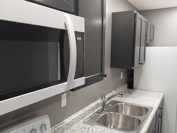 2nd image of 620 S Main St #4