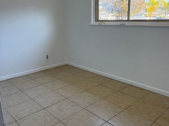 5th image of 1393 Joliet St #1