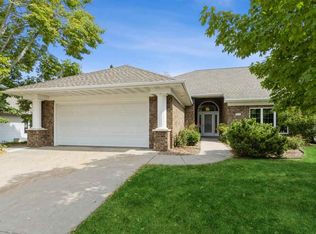 510 Larch Ln, Iowa City, IA 52245
