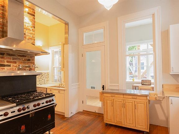 4th image of 3239 21st St