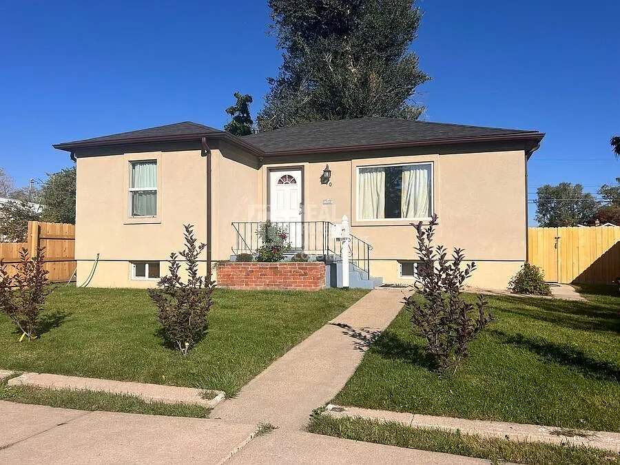 4870 Irving St | 4 Bed 2 Bath in Regis-Berkeley neighborhood — Photo 2