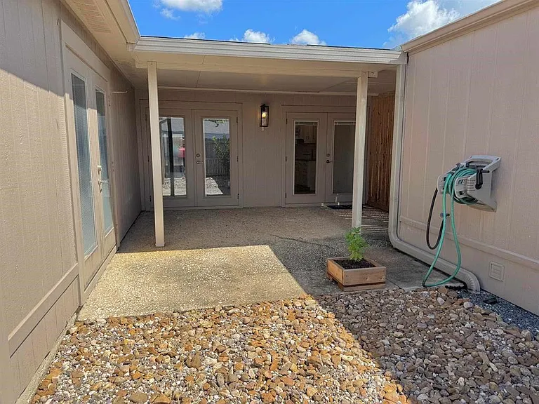 495 Yorktown Ln — Photo 27