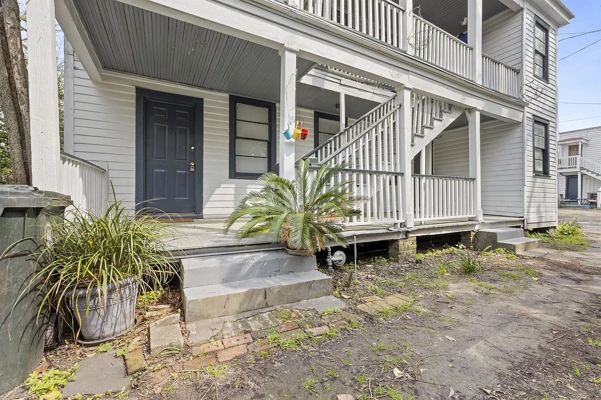 Building Photo - 138 Line St #G