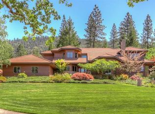 621 Serenity Ln, Grants Pass, OR