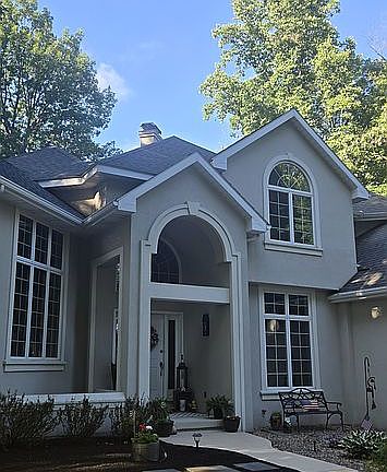 3rd image of 30 Mountain Dr