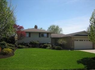 2044 Edenhall Dr, Lyndhurst, OH
