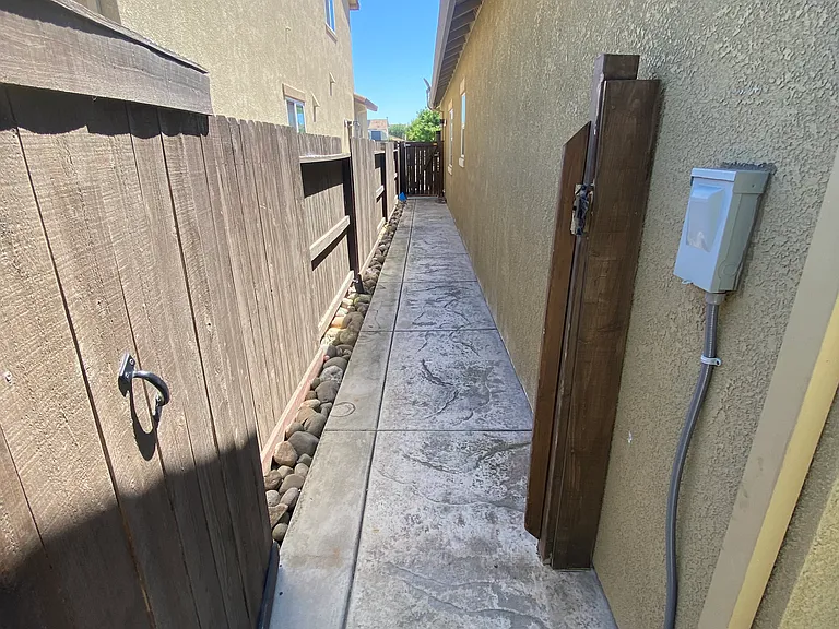2995 Stable Dr — Photo 54