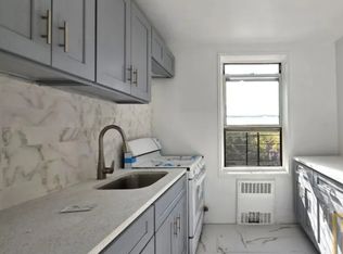 65-10 108th St #4, Forest Hills, NY 11375