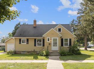 1223 Warren St, Baraboo, WI 53913