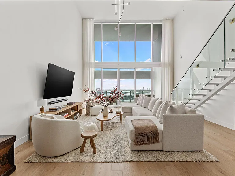 1040 Biscayne Blvd #4002 — Photo 8