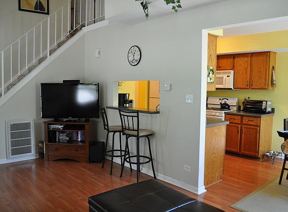 5th image of 324 Wisteria Dr