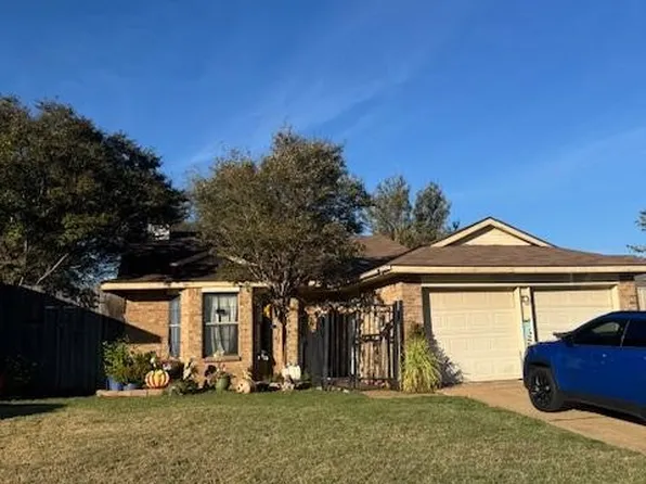 115 Valley Spring Dr, Arlington, TX 76018